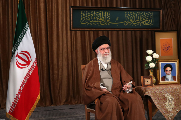 کدام عاقلی کمک آمریکا را که متهم به تولید ویروس است قبول میکند