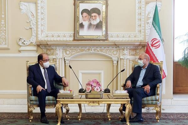 ملتها هرگز تسلیم توطئۀ دشمنان نمیشوند