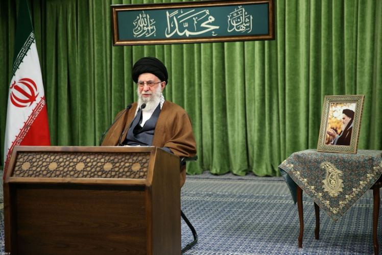 سیاست ما دربارۀ آمریکا با رفتوآمد اشخاص تغییر نمیکند