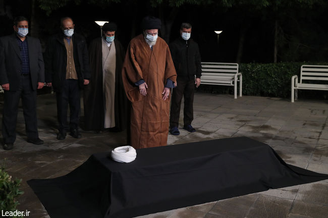 خدمات کمنظیر در تولید اندیشه دینی، تربیت شاگردان ممتاز و حضور انقلابی