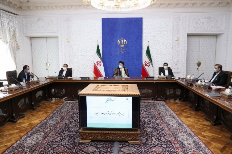 دولت به سفرهای استانی و ارتباط بیواسطه با مردم با قوت ادامه میدهد