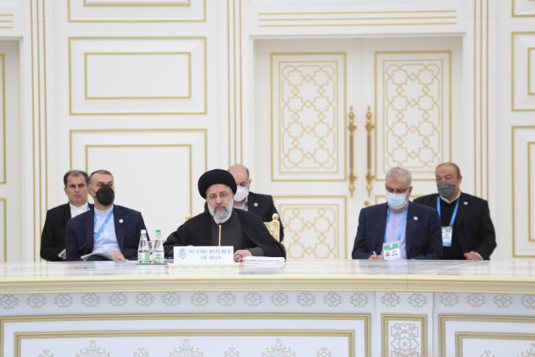 ایران اولویت ویژهای برای همکاری و مشارکت اقتصادی با همسایگان قائل است