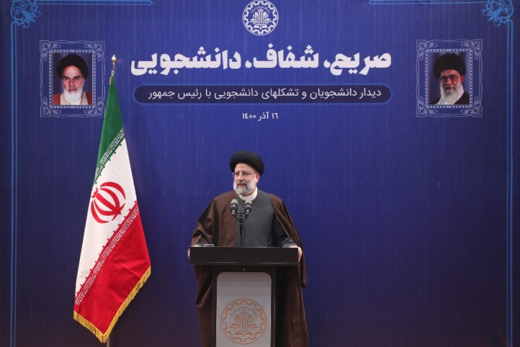 عدهای در تلاشاند همراه با مذاکرات نرخ ارز را بالا ببرند
