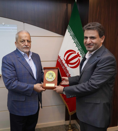 بازدید رئیس دانشگاه عالی دفاع ملی و هیئت همراه از مرکز همکاریهای تحول و پیشرفت ریاست جمهوری